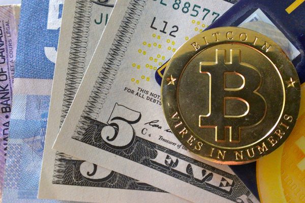 Bitcoin Kağıt Paranın Alternatifi Olabilir mi?